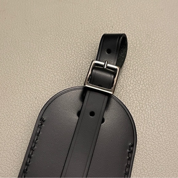 Authentic Louis Vuitton black leather luggage tag - Picture 3 of 7